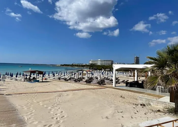 Nissi 3 Pool View 2 Bedroom With Large Veranda *