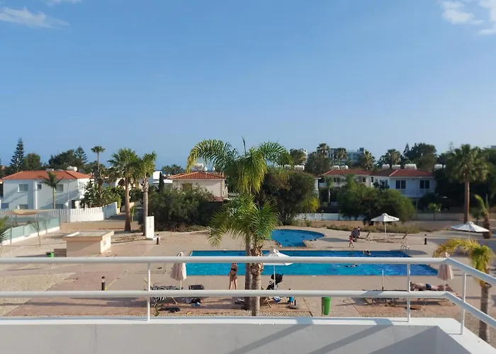 Nissi 3 Pool View 2 Bedroom With Large Veranda Apartamento *
