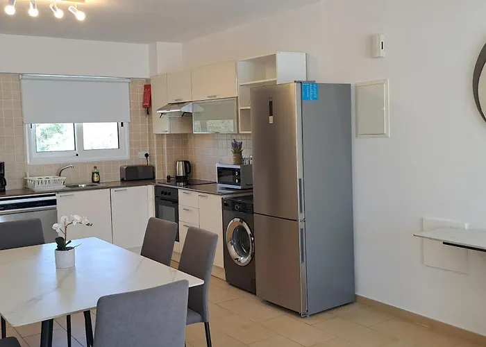 Nissi 3 Pool View 2 Bedroom With Large Veranda Agia Napa