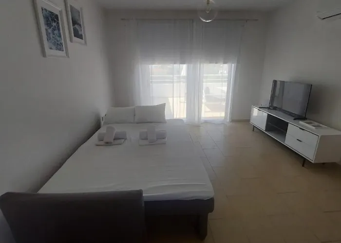 Nissi 3 Pool View 2 Bedroom With Large Veranda Apartamento