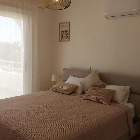 Nissi 3 Pool View 2 Bedroom With Large Veranda アパート