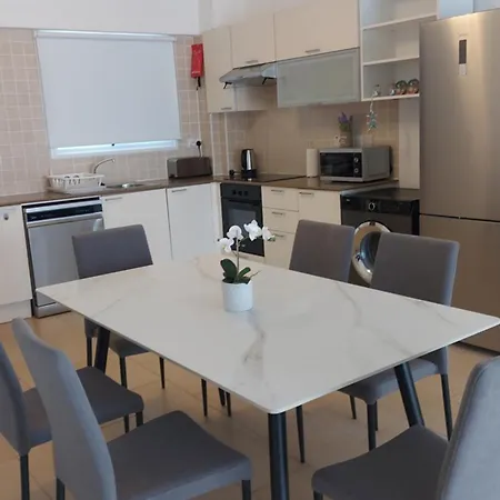 Nissi 3 Pool View 2 Bedroom With Large Veranda Apartman