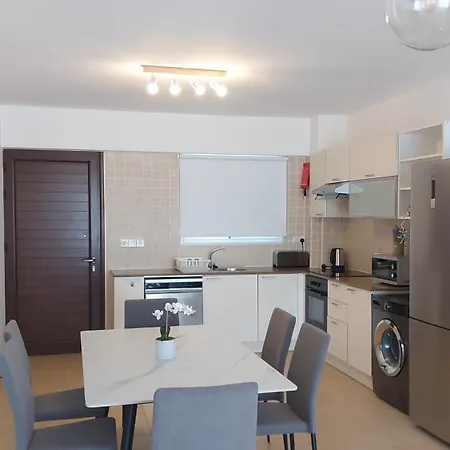 Nissi 3 Pool View 2 Bedroom With Large Veranda * Ajía Nápa