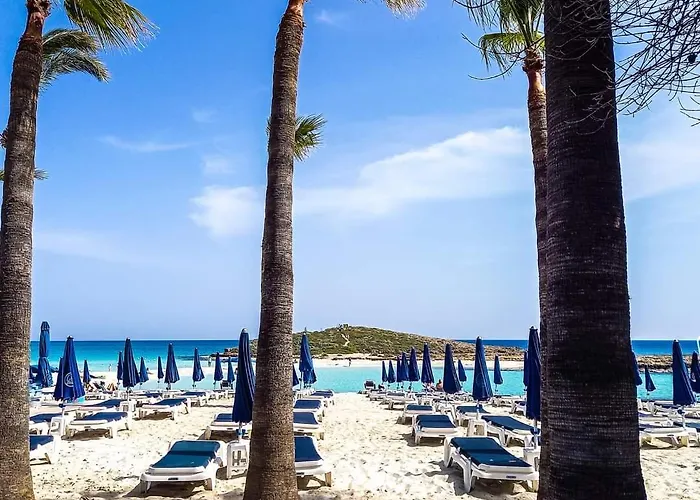 アパート Nissi 3 Pool View 2 Bedroom With Large Veranda アヤナパ